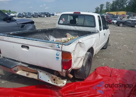 1995 Toyota Tacoma Xtracab z USA, uszkodzony, nr VIN 4TAUN53B2SZ019575